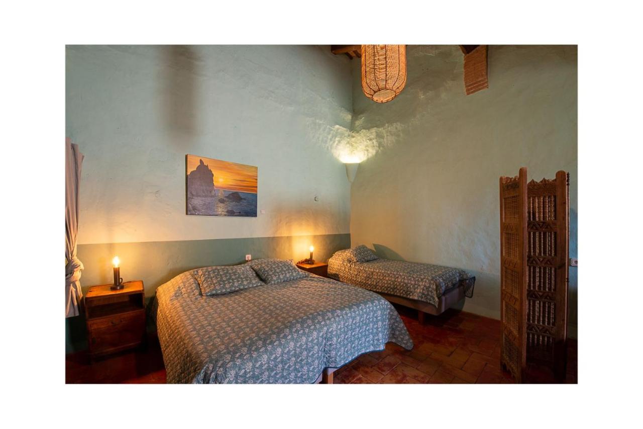Allotjament i esmorzar Mas Del Llop Blanc - Dog Friendly Rural -